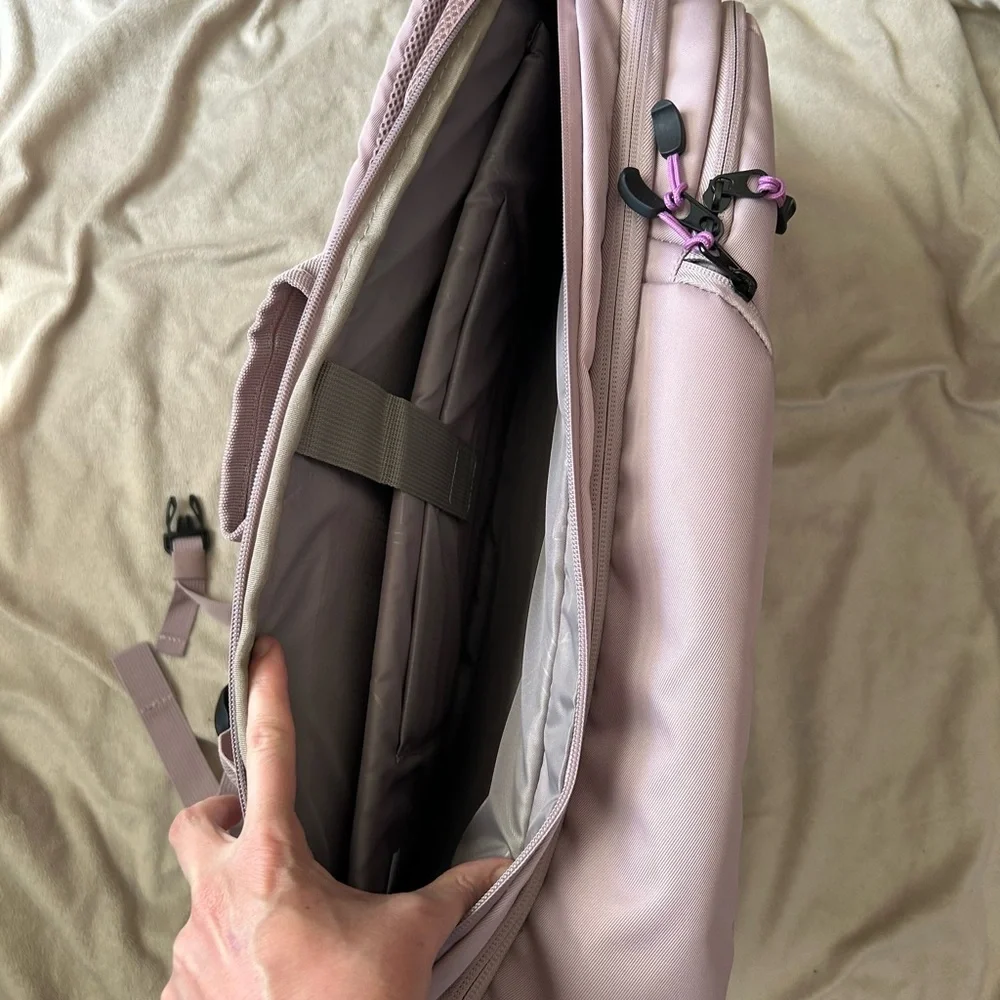 SWISSGEAR Viibe Core Dusty Lilac Travel Backpack with Charger Cord